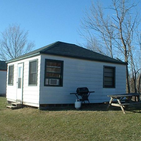 Limerick Lake Lodge And Marina Gilmour Room photo