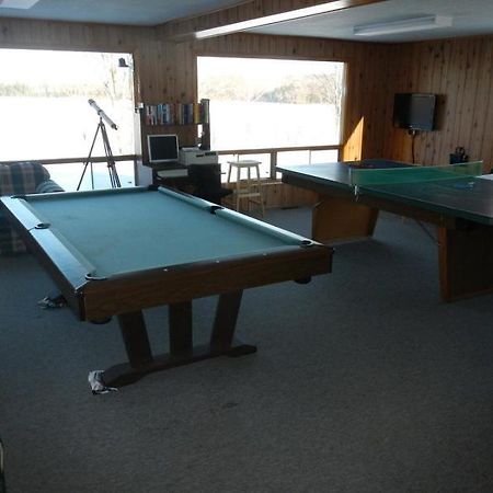 Limerick Lake Lodge And Marina Gilmour Exterior photo